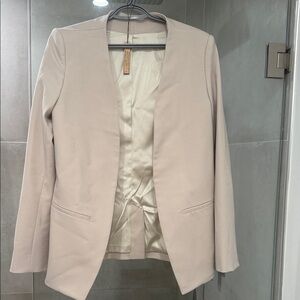 Elegant Women's Beige Blazer
